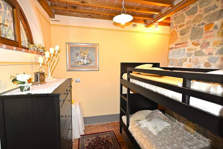 Location de vacances pour 14 personnes, avec jardin dans Orentano - 3