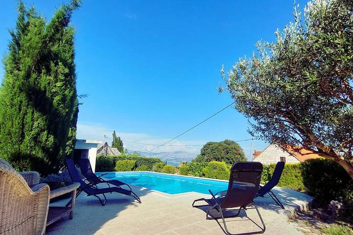 Villa für 7 Personen, mit Terrasse und Garten - 1