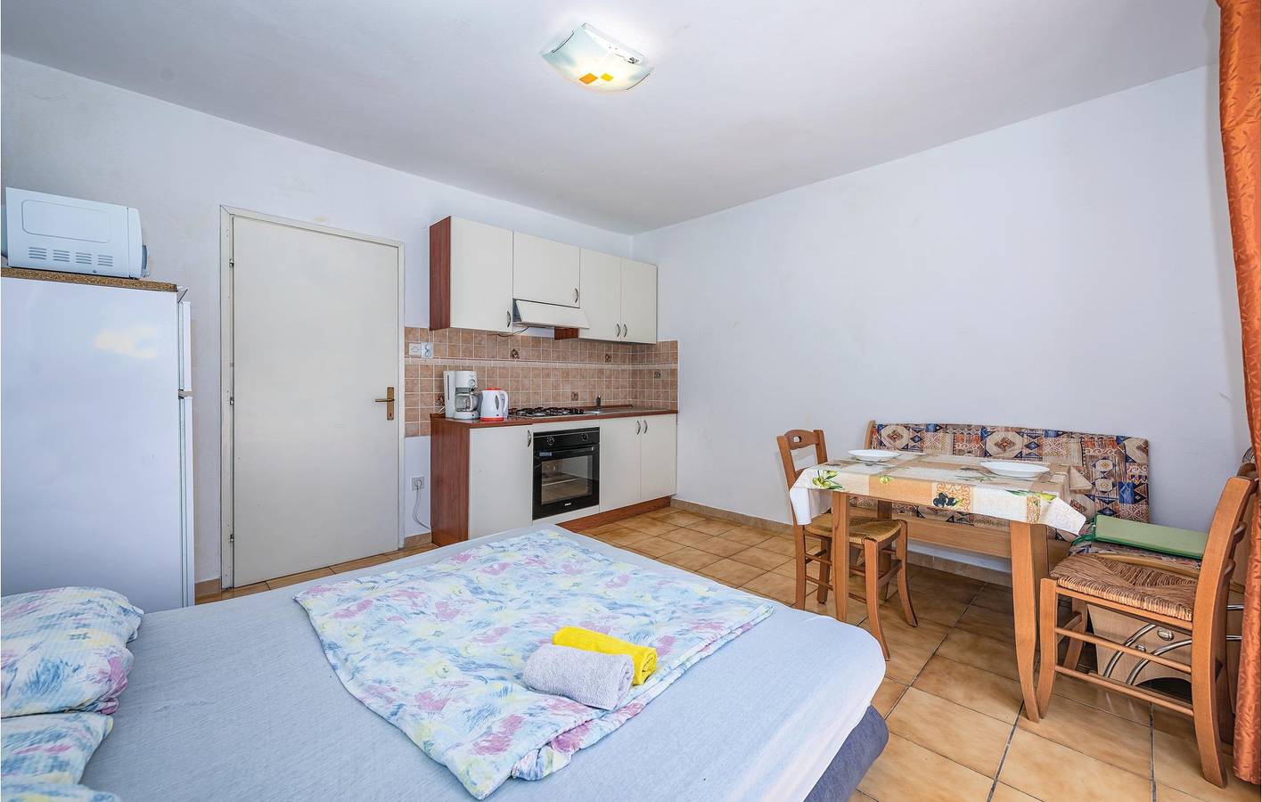 Ganze Ferienwohnung, Gemütliche Ferienwohnung mit Terrasse, Klimaanlage und WLAN in der Nähe des Amarin-Strandes in Borik, Rovinj und Umgebung