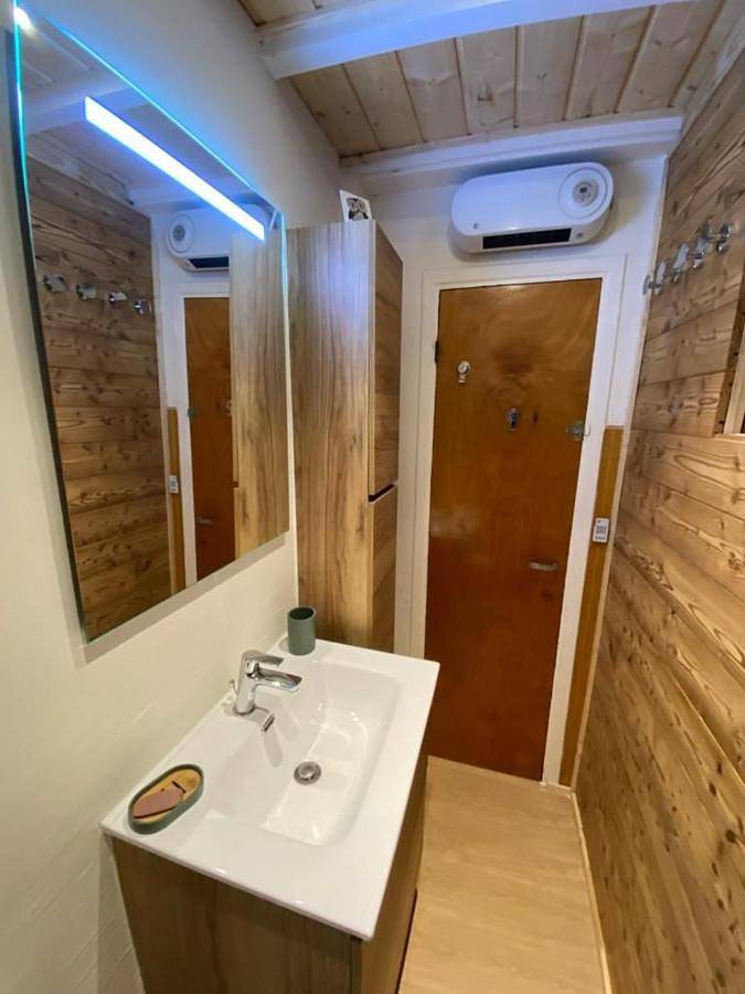 Gîte pour 4 personnes, avec Balcon et Terrasse ainsi que Jardin et Vue à Guillaumes - 2