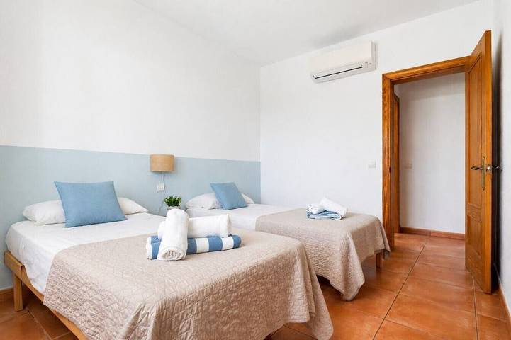 Villa Rose. Private swimming pool. Free Ac & Wifi in Binissafuller, Sant Lluís