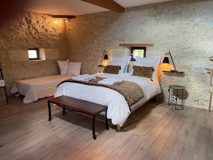 Cottage pour 4 personnes, avec vue et jardin à Lamothe-Landerron
