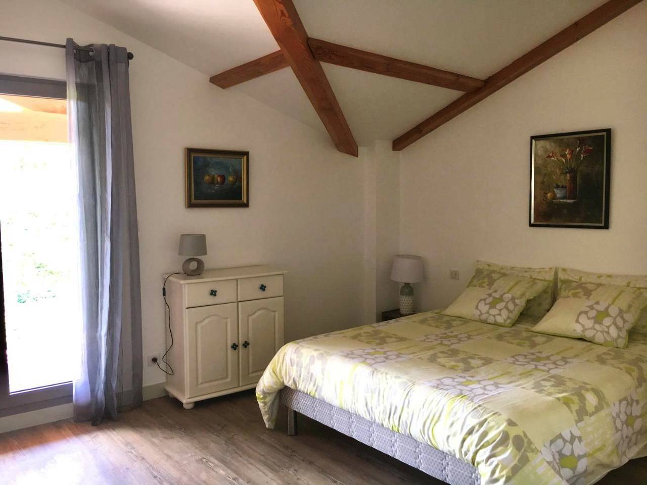 Double Room with Private Bathroom in Moissac, Quercy