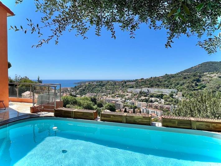 Ferienhaus für 8 Personen, mit Balkon und Terrasse sowie Whirlpool und Pool