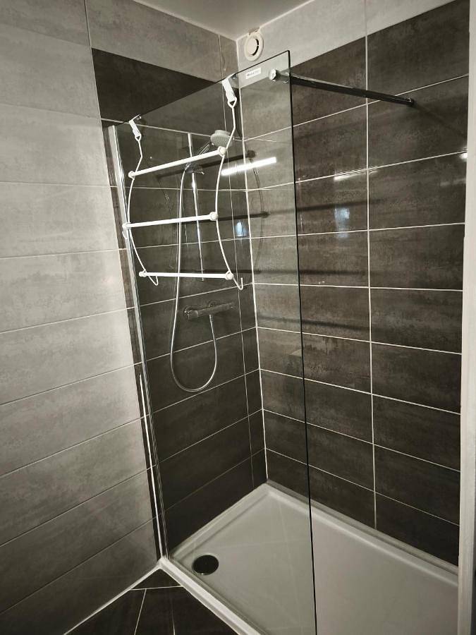 Chambre d’hôte pour 3 personnes, avec vue ainsi que jardin et terrasse à Roz-sur-Couesnon - 3