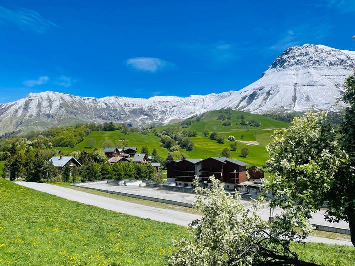 Appartement entier, Appartement 'Albiez 4 à 6 personnes' avec vue montagne et balcon in Col du Mollard, Albiez-Montrond