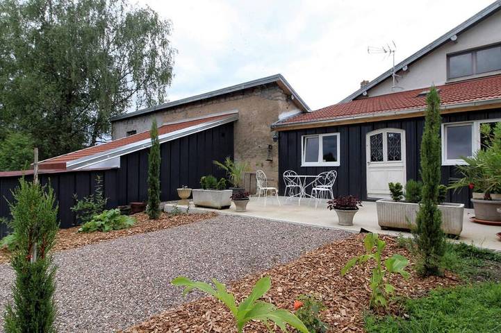 Gîte pour 2 personnes, avec Jardin dans Mersuay