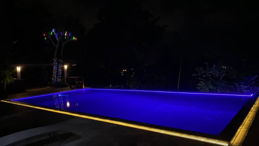 Appart’hôtel pour 2 personnes, avec vue ainsi que balcon et piscine
