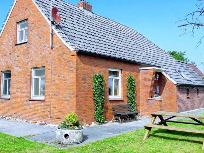 Ferienhaus für 4 Personen, mit Garten in Holtgast