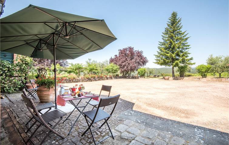 Retiro a orillas del río con pesca y jardín in Siena, Siena region2
