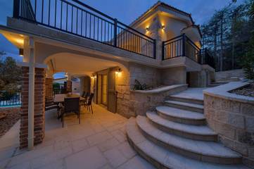 Villa for 8 People in Šilo, Croatian Adriatic, Photo 2