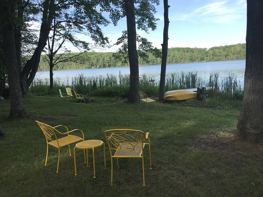 Ganze Wohnung, Adorable Studio Cottage on Beautiful Thayer Lake!! in Torch Lake