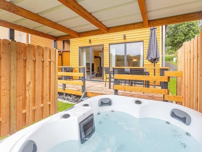Location de vacances pour 5 personnes, avec jardin et terrasse ainsi que sauna et jacuzzi à Butgenbach - 2