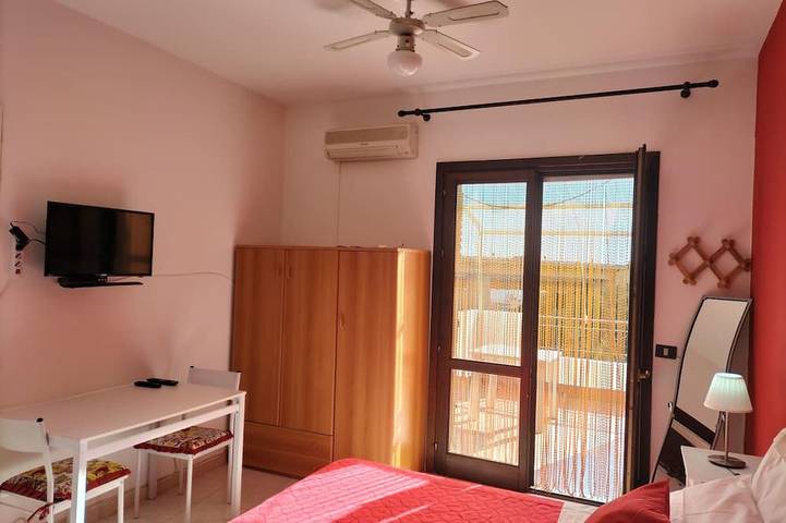 Ganze Wohnung, Studio mit Meerblick in Letojanni, Messina Provinz