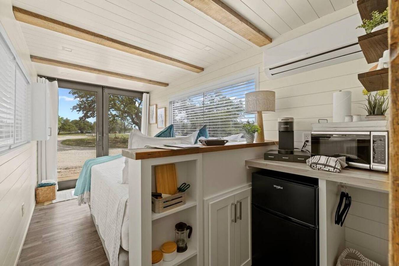 New The Wildflower Cozy Container Home in Gillespie County