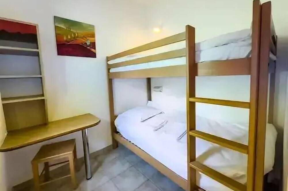 Gîte 2 pièces 4 personnes in Nedde, Région de Limoges