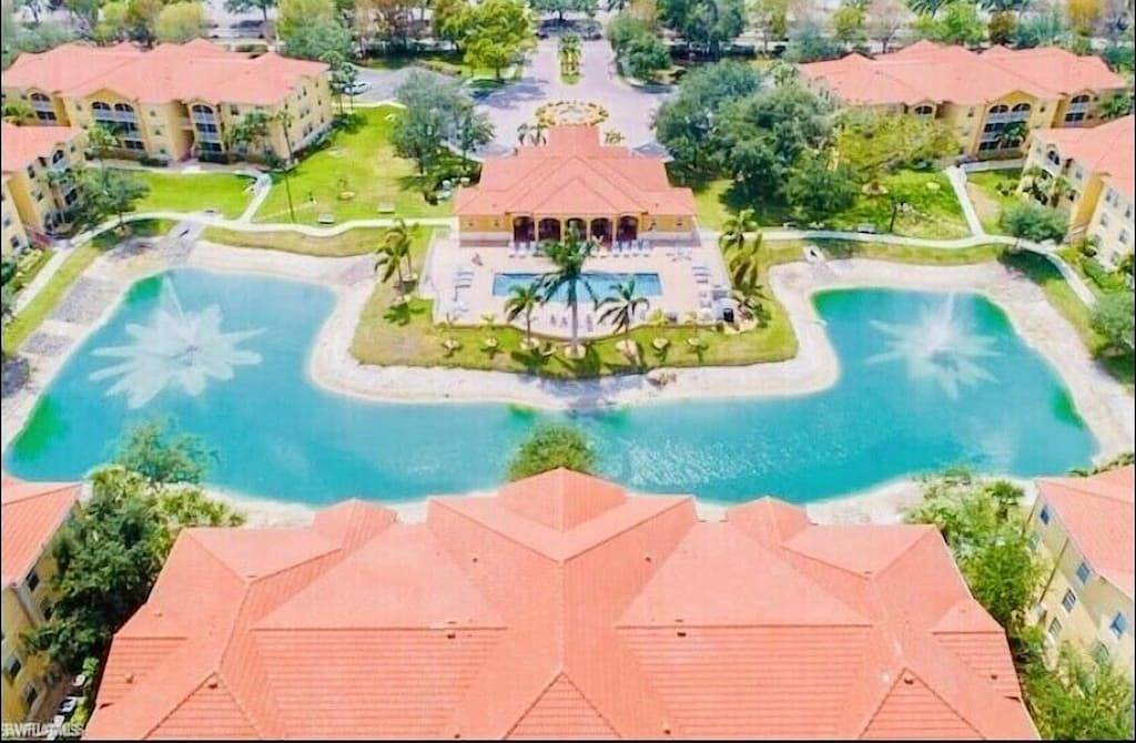 Ganze Wohnung, Lovely Cozy Condo In A Tropical Oasis Centrally Located ! in Fort Myers, Southwest Florida