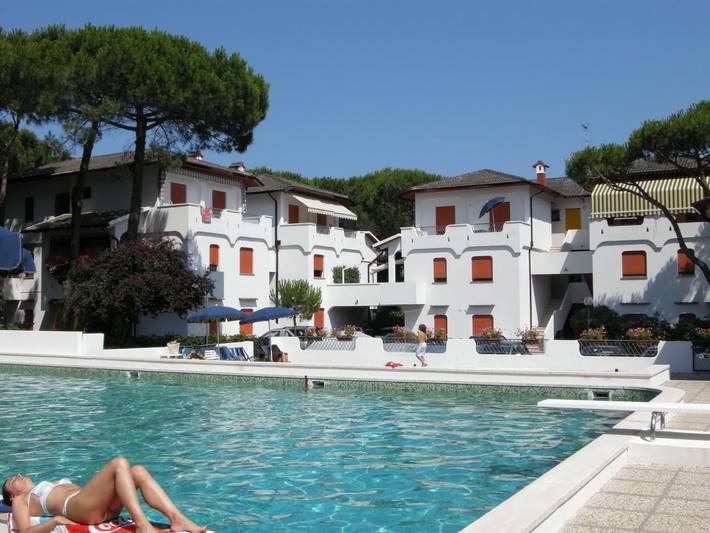 Appartamento per 5 persone, con balcone e piscina, con animali domestici in Rosolina Mare