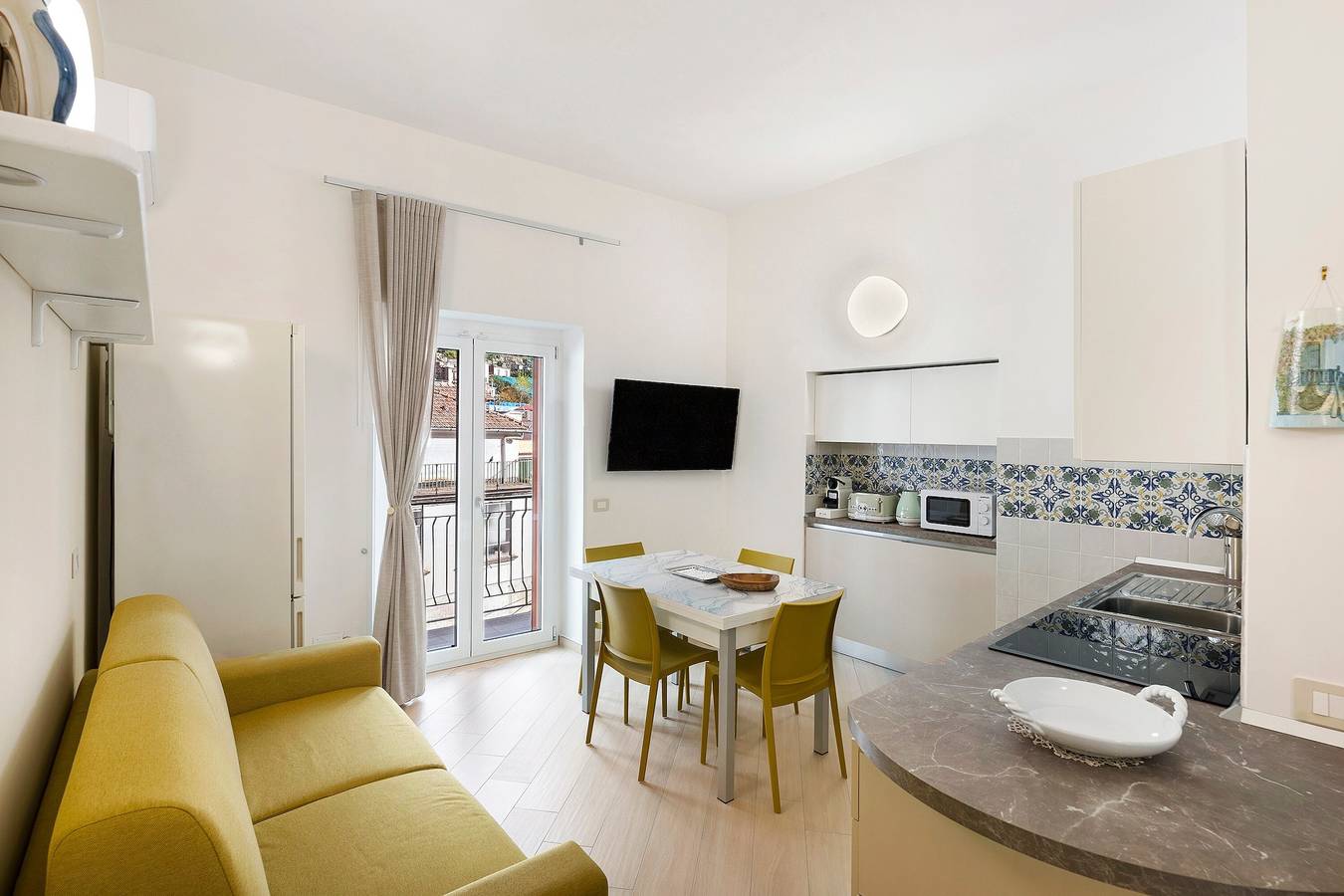 Appartamento intero, Appartamento 'Nanninella' con Vista Montagna, Wi-Fi e Aria Condizionata in Minori, Costiera amalfitana