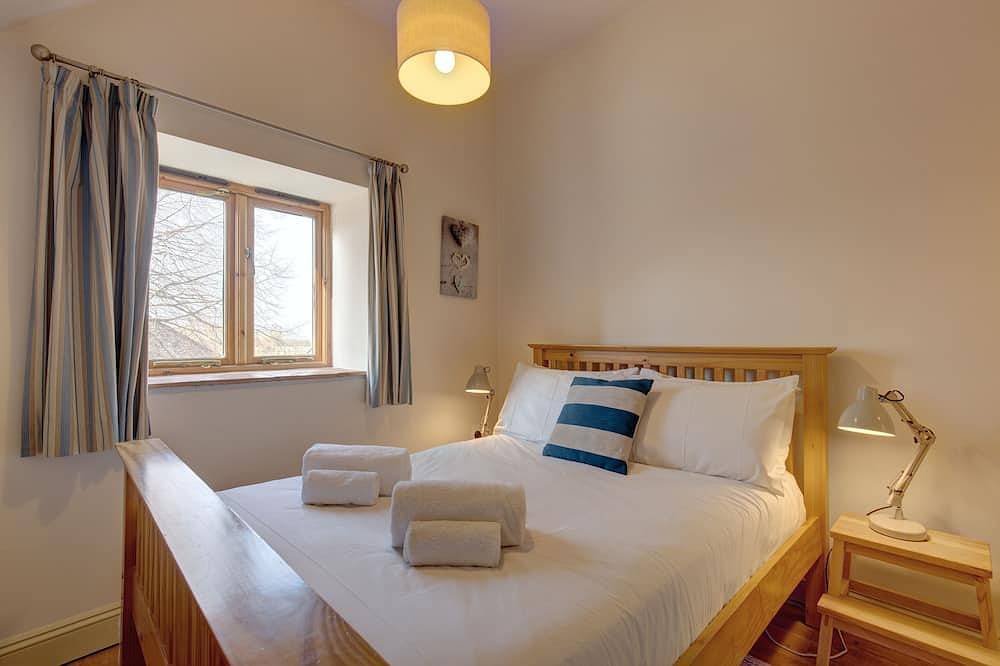 Chaff House - sleeps 6 guests in 3 bedrooms in Bodham, Norfolk Coast