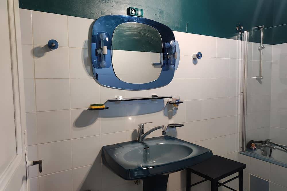 Appartement entier, Appartement les pieds dans l 'eau in Bouzigues, Côte méditerranéenne (France)