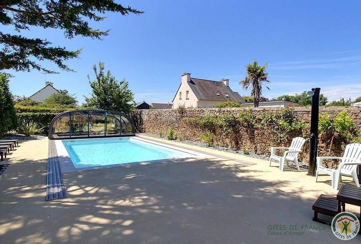 Gîte pour 8 personnes, avec piscine et jardin - 1