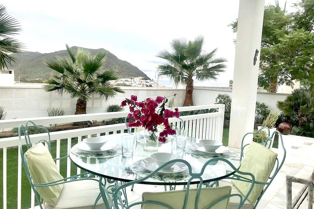 Villa Blanca Views & Pool in San José (Almería), Níjar