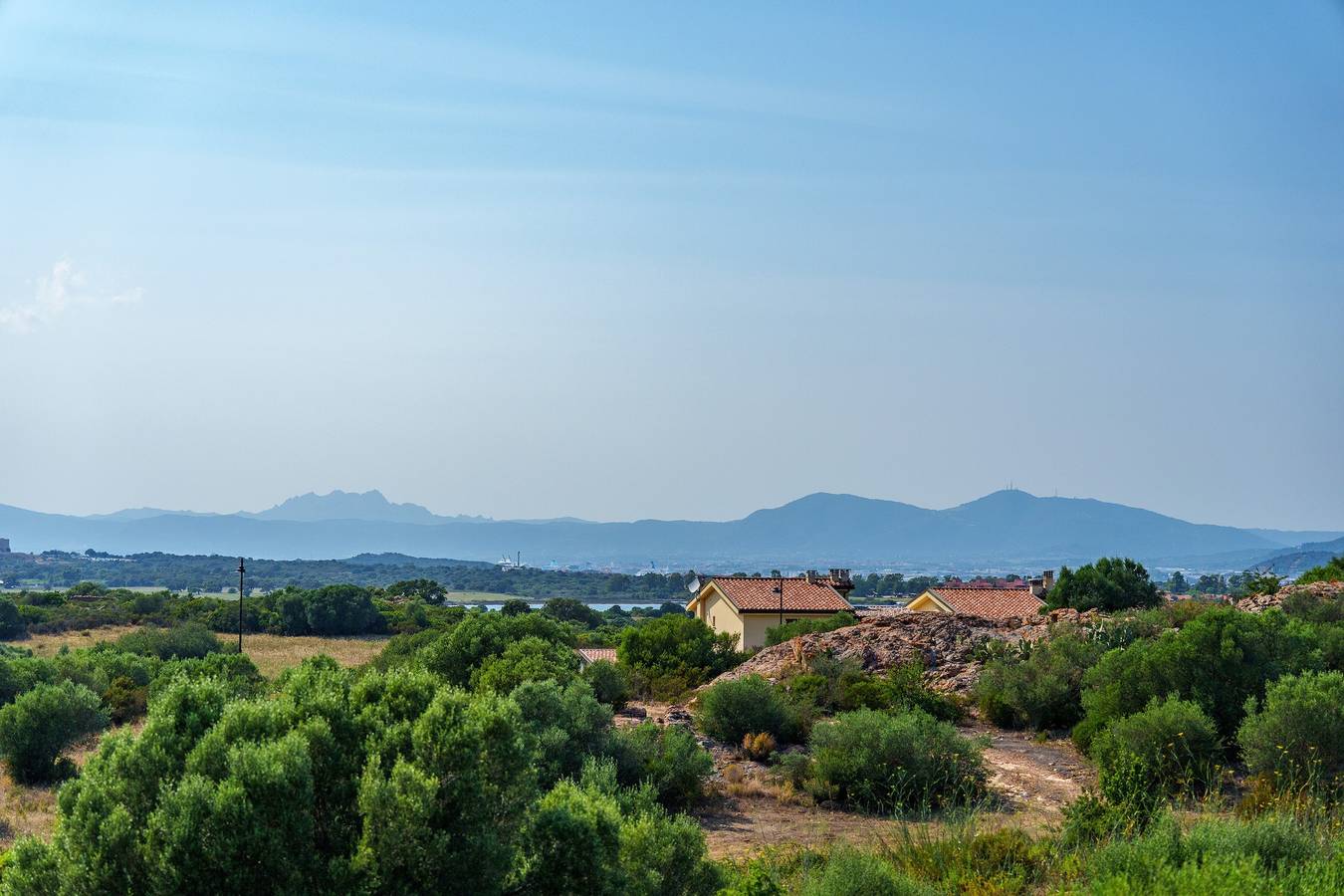 Appartamento intero, Appartamento 'Casa Vacanze Ananas' con terrazza privata, giardino privato e aria condizionata in Murta Maria, Gallura