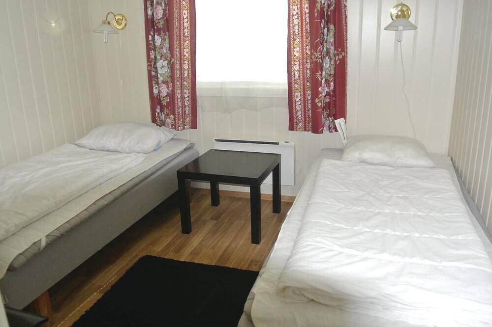 Cozy home in Hemnes with house sea view in Aurskog-Høland
