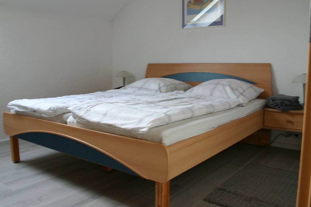 Ganze Wohnung, Helle Ferienwohnung in Mehren mit Eigenem Garten in Mehren, Vulkaneifel