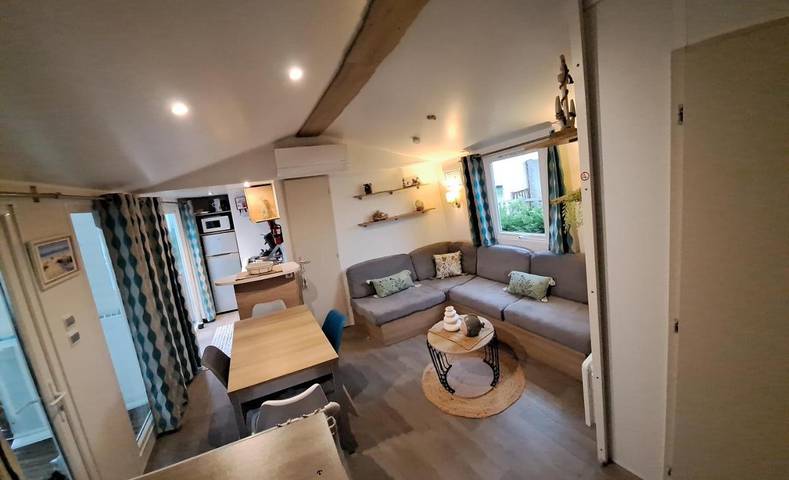 Location de vacances pour 7 personnes, avec bassin pour enfant et jardin ainsi que piscine et jacuzzi dans Luna Park La Palmyre - 3