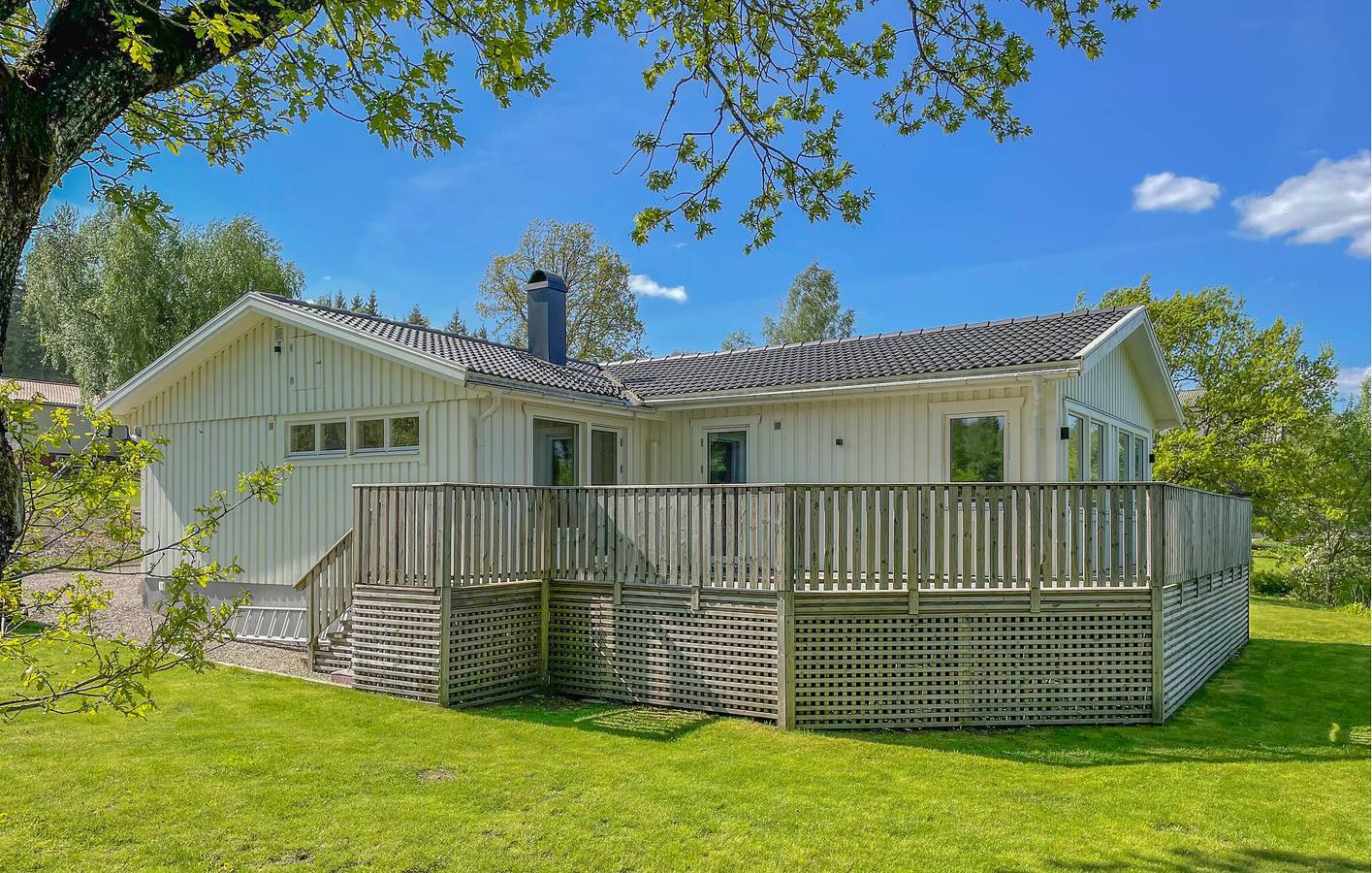 Hus för 8 Personer, med terass och trädgård