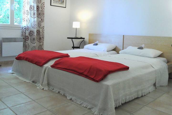 Location de vacances pour 6 personnes, avec jardin et piscine à Pierrevert - 4