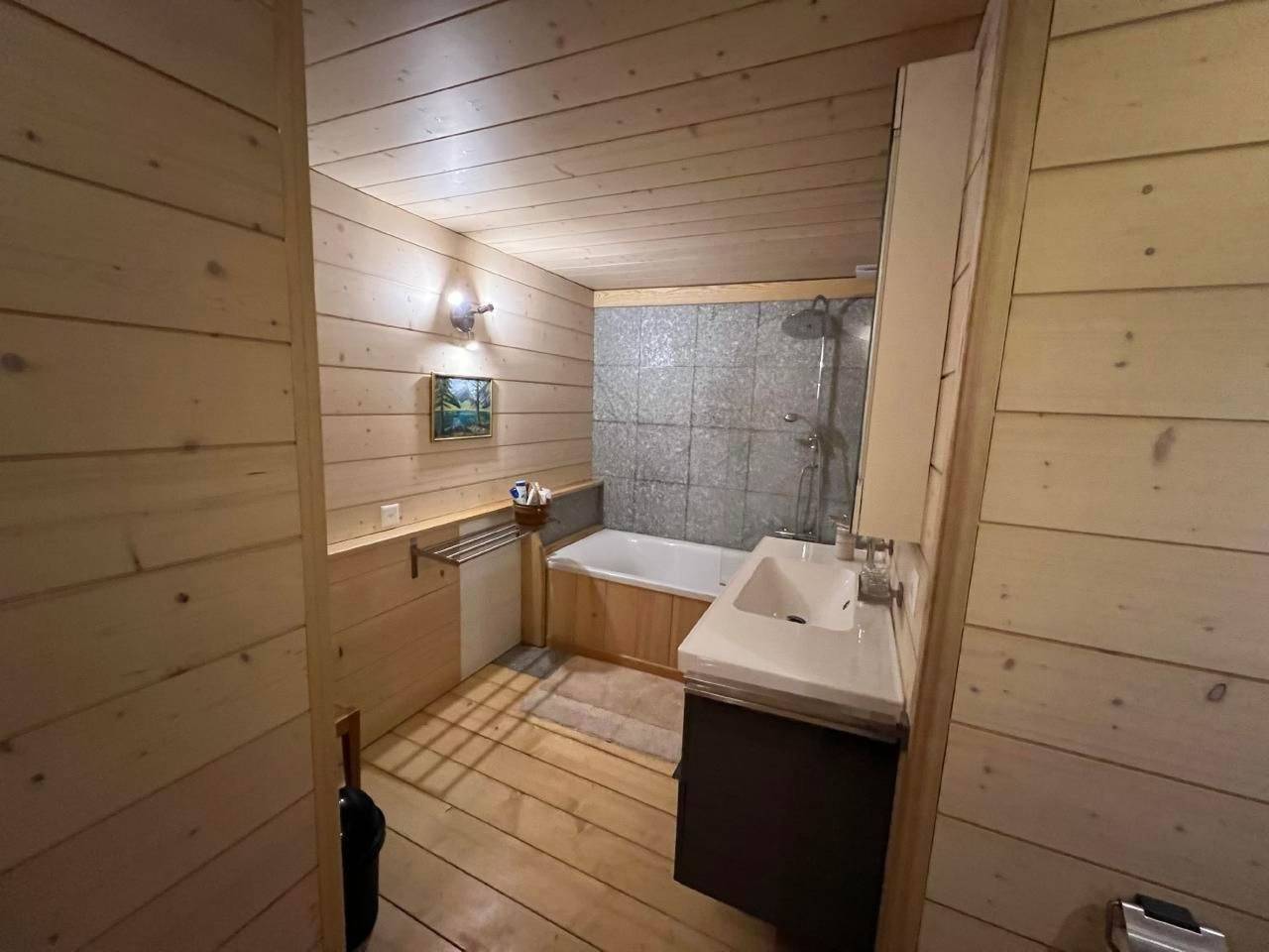 Ganze Wohnung, House in the Clouds in Schattenhalb, Berner Oberland