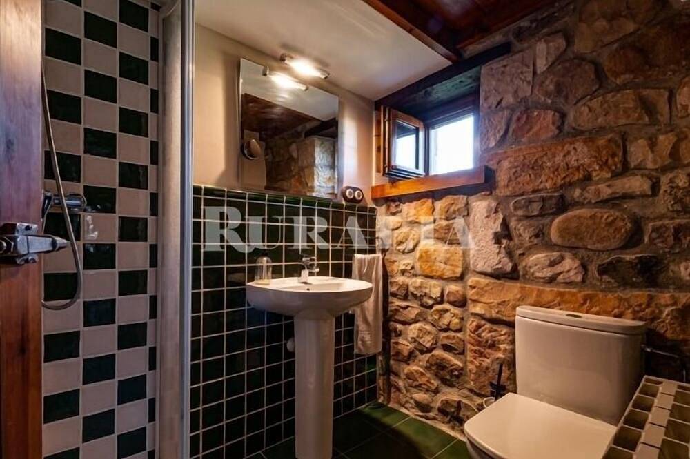Casa Ángela - country house in Villanueva de la Peña (Cantabria) | 6 guests in Villanueva de la Peña, Mazcuerras