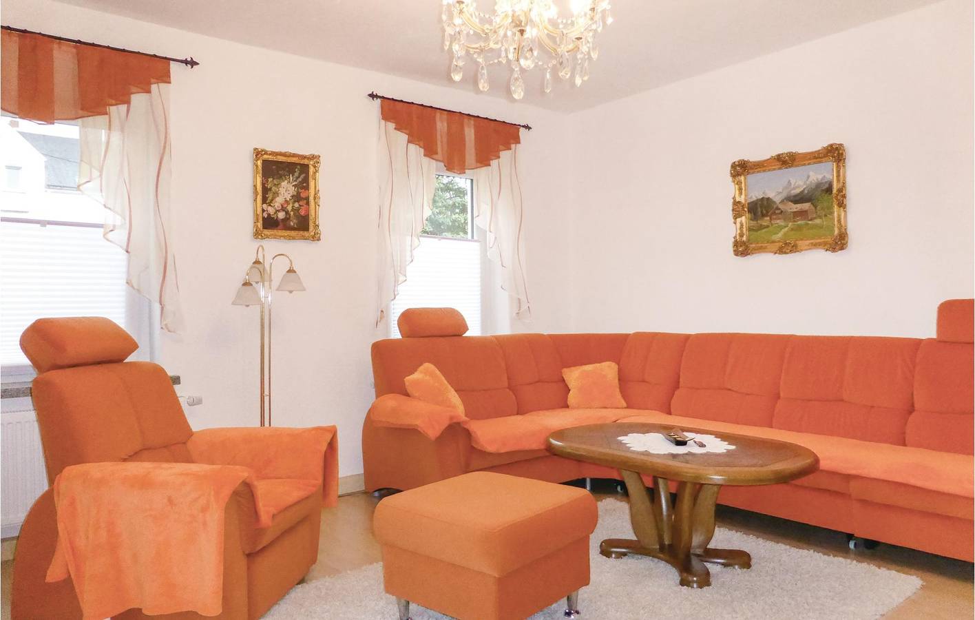 Ganze Ferienwohnung, Gemütliche Gelenau Wohnung mit Parkplatz & Terrasse in Gelenau (Erzgebirge), Erzgebirge