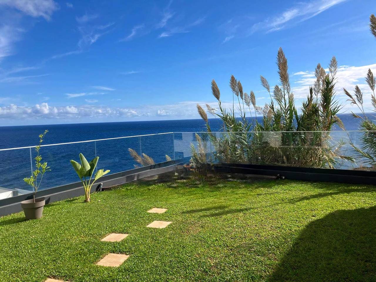 Apartamento inteiro, Guestready - Cliff residence with sea view in Gaula, Madeira