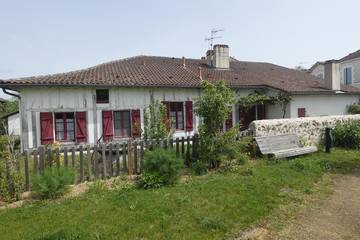 Gîte pour 6 personnes, avec jardin, animaux acceptés à Luxey