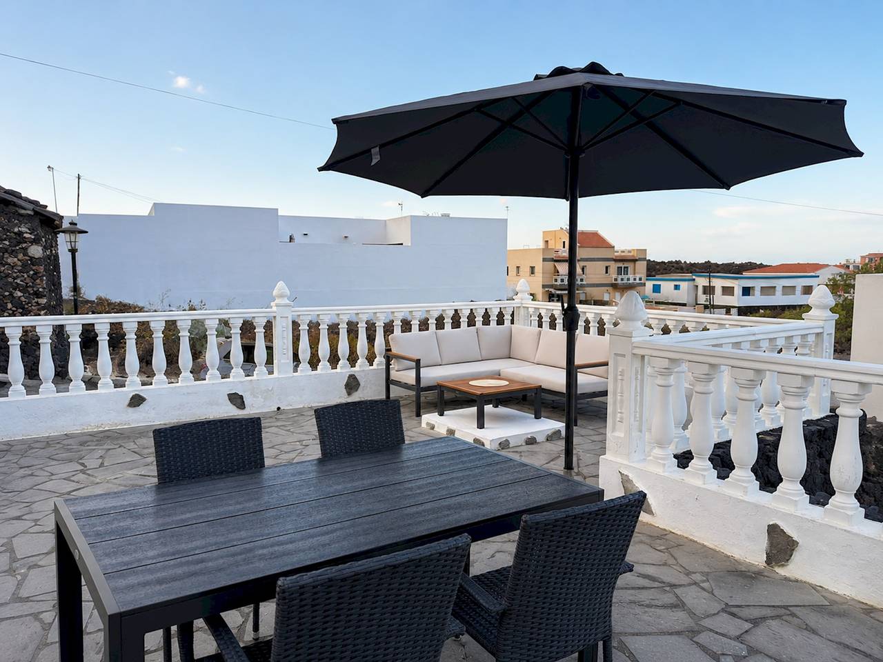 Casa Loli - Cozy Home in Tamaduste, 5 Min to Beach in Tamaduste, Valverde