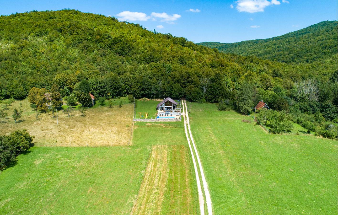 Ferienhaus für 6 Personen mit Whirlpool in Gospitsch, Lika-Senj