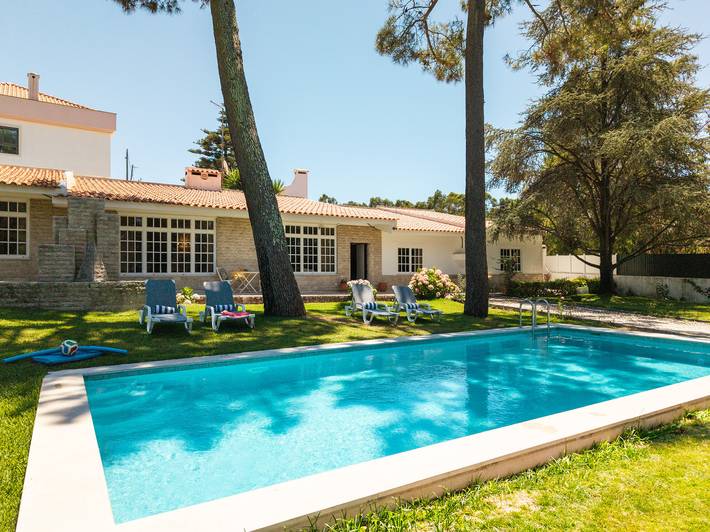 Casa de férias para 9 pessoas, com Terraço e Jardim em Corroios