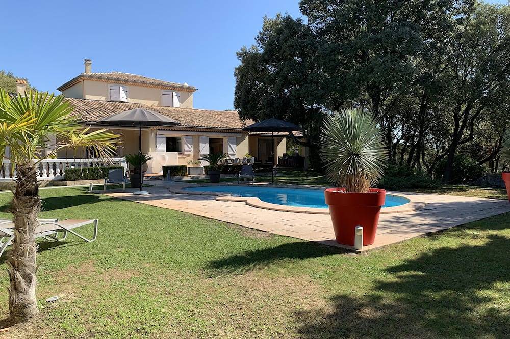 Family Villa 8/9 pers. air-conditioned with swimming pool, in Provence in Piolenc, Vaucluse