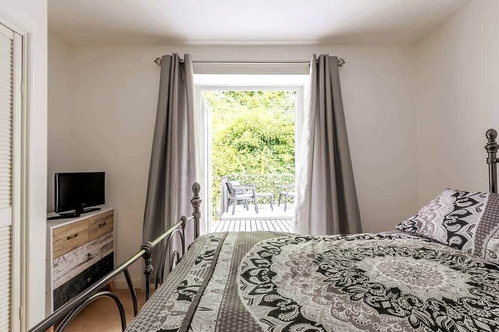 Stylish 2Bd Family Hideaway in Dover in Dover, Kent