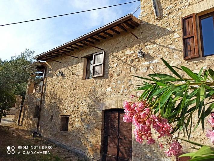 Location de vacances pour 5 personnes, avec Terrasse ainsi que Jardin et Vue à Trevi - 3