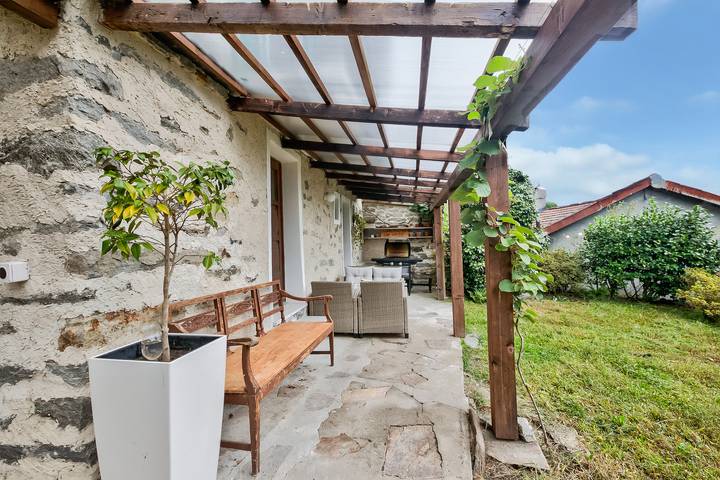 Chalet für 4 Personen, mit Balkon, kinderfreundlich im Tessin