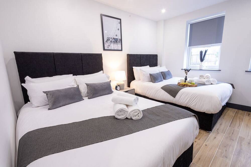 Hel leilighet, Modern Newly Renovated flat - Elstree & Borehamwood Railway Station in Elstree and Borehamwood, Hertfordshire