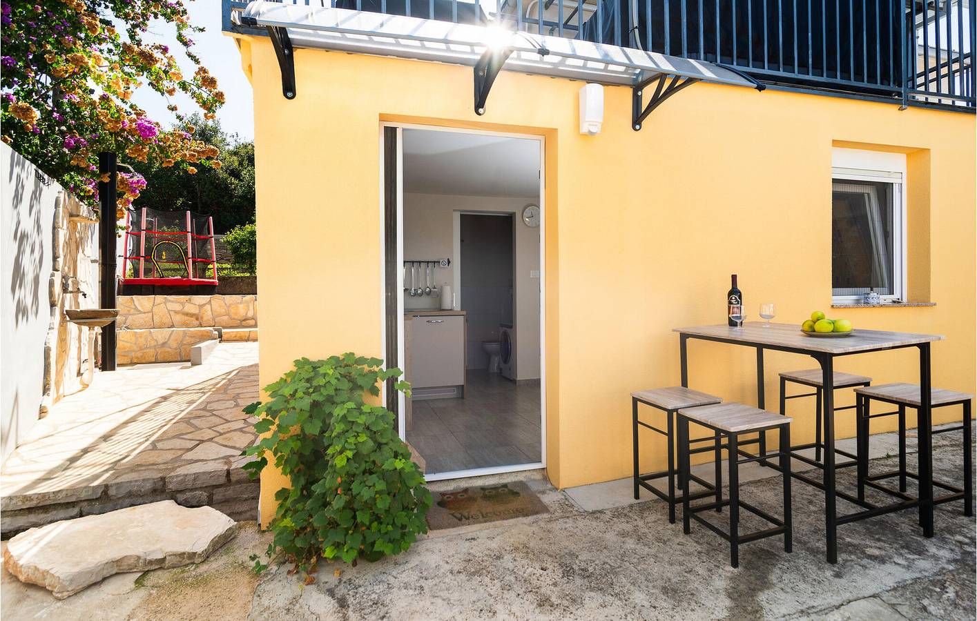 Ganze Ferienwohnung, Gemütliche Ferienwohnung mit Meerblick, WLAN und Parkplatz, nur wenige Schritte vom Necujam entfernt in Necujam, Solta