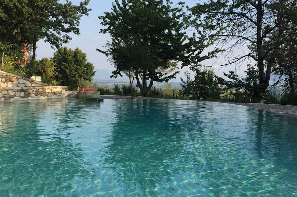 Entire apartment, Villa Natura in Irpinia - Tenuta Santojanni in Sant'Angelo dei Lombardi, Avellino Province