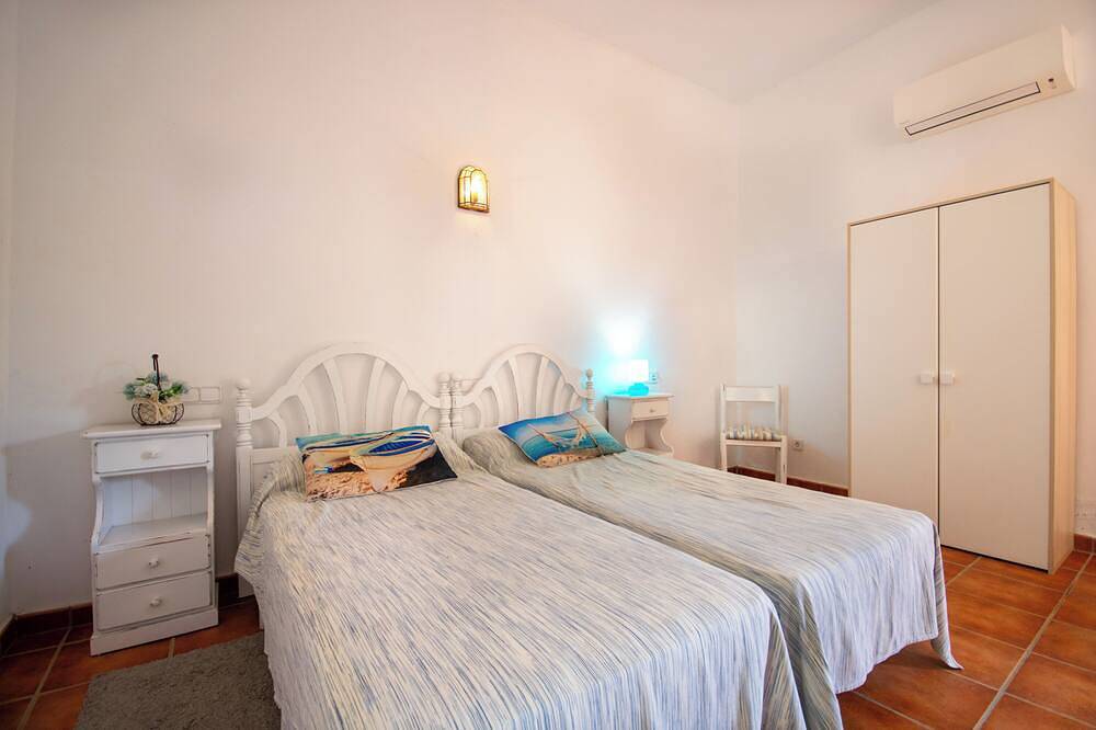 Ganze Wohnung, Wunderschönes 40 qm Apartment auf modernisierter Finca mit 10 x 5 Pool in Cala d'Or, Santanyí