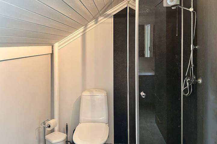 Amazing home in Nome with private swimming pool, can be inside or outside in Nome-Norvegia